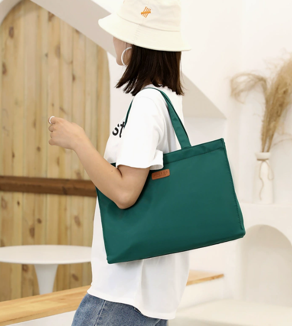 UrbanTote™ – Geanta Tote Premium pentru Femei